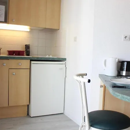 Confort Avec Balcon, Piscine Et Parking, - Fr-1-246-645 * لا روشيل